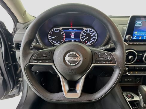 Used 2025 Nissan Sentra SV FWD image 12