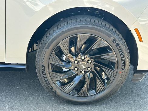 New 2026 Lincoln Navigator Reserve AWD/4WD image 15