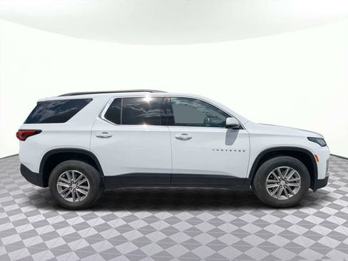 Used 2024 Chevrolet Traverse LT FWD image 3