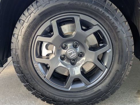 Certified 2025 Honda Pilot TrailSport image 24