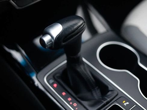 Used 2019 Kia Sorento SX image 34