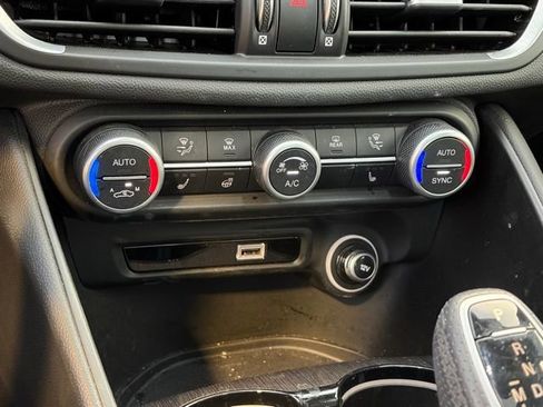 Used 2022 Alfa Romeo Giulia Ti w/ Active Assist Plus Package image 18