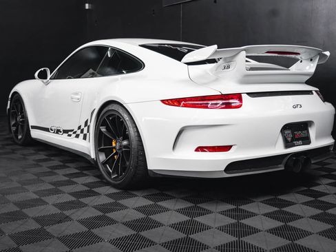 Used 2015 Porsche 911 GT3 RWD image 31