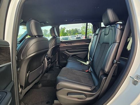 New 2026 Jeep Grand Cherokee L 4WD image 23