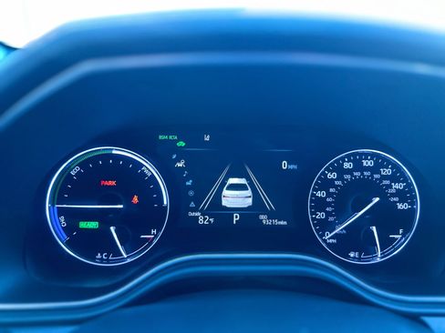 Used 2019 Toyota Avalon XLE image 11