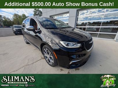 New 2026 Chrysler Pacifica Pinnacle w/ Trailer Tow Group