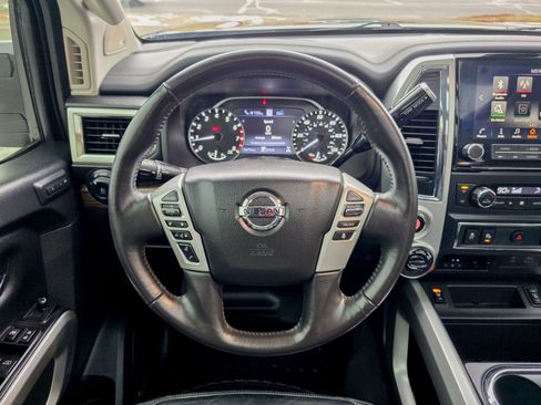 Used 2021 Nissan Titan SL w/ Moonroof Package image 33