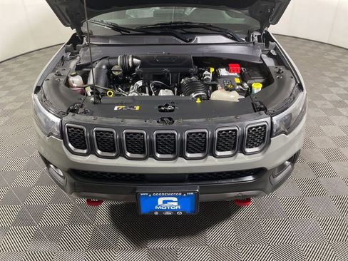 Used 2024 Jeep Compass Trailhawk AWD/4WD image 25