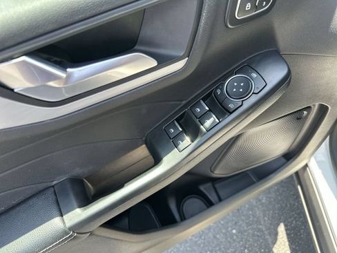 Used 2024 Ford Escape Platinum AWD/4WD image 17