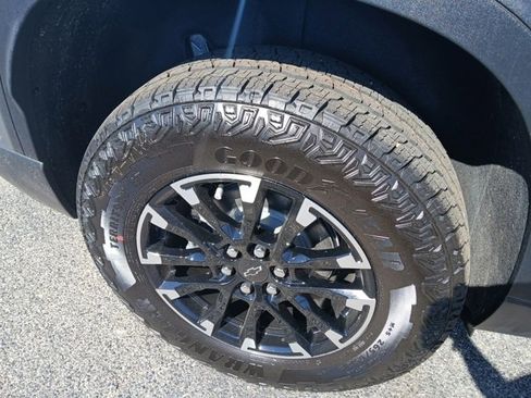 New 2026 Chevrolet Traverse Z71 w/ Enhanced Driving Package image 8