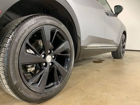 Used 2021 Buick Envision Essence w/ Sport Touring Package image 9