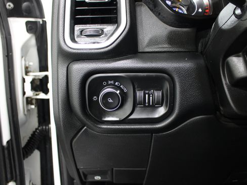 Used 2019 RAM 2500 Big Horn AWD/4WD image 7