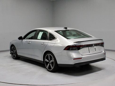 Used 2025 Honda Accord Sport image 8