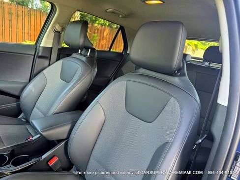 Used 2023 Kia Niro Wind FWD image 30