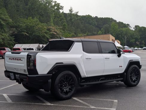 Used 2025 GMC Hummer EV 2X w/ LPO, Sport Package AWD/4WD image 9