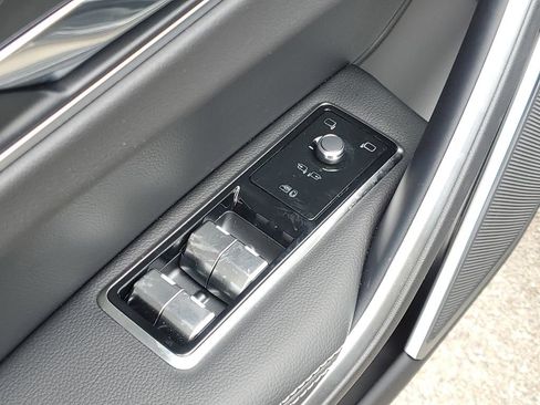 New 2026 Jaguar F-PACE R-Dynamic S image 10