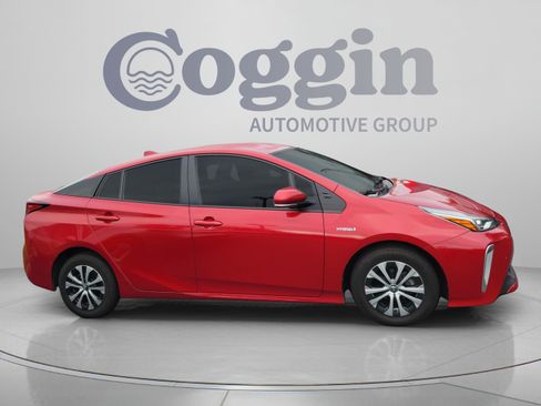 Used 2022 Toyota Prius LE AWD/4WD image 5