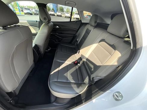 Used 2025 Chevrolet Trax ACTIV w/ Driver Confidence Package FWD image 28