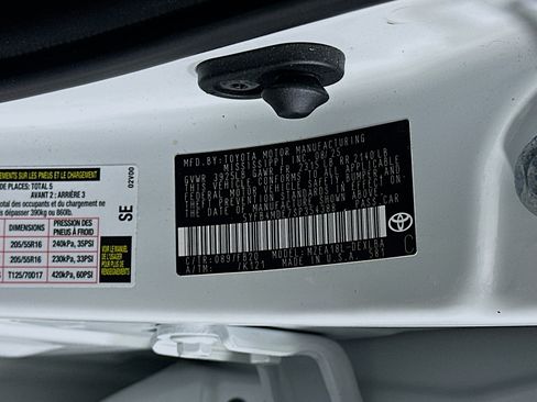 Used 2025 Toyota Corolla LE FWD image 12