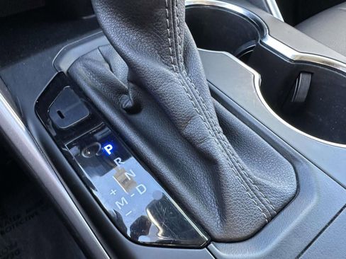 Used 2023 Toyota Highlander XLE image 21