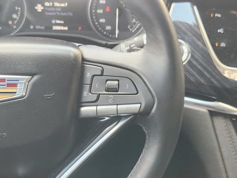 Used 2025 Cadillac XT6 Premium Luxury w/ Technology Package FWD image 29