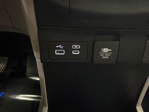 Used 2025 Honda Odyssey Elite image 31
