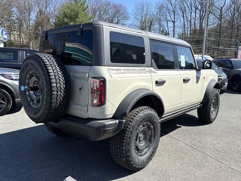 New 2025 Ford Bronco Badlands w/ Sasquatch Package AWD/4WD image 4