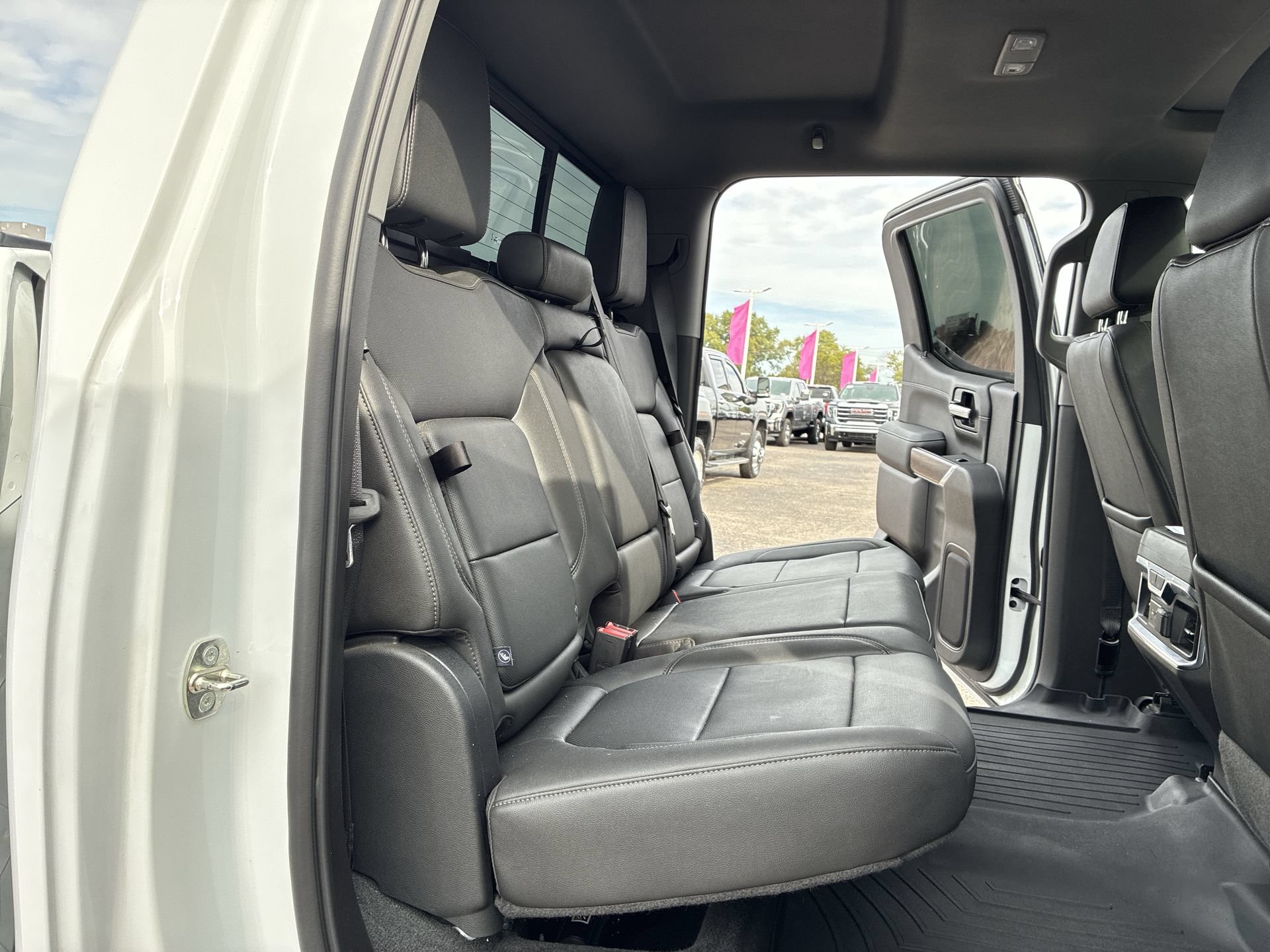 Certified 2021 GMC Sierra 1500 SLT w/ SLT Premium Package AWD/4WD image 34