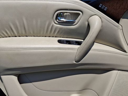 Used 2011 INFINITI QX56 4WD w/ Deluxe Touring Pkg image 13