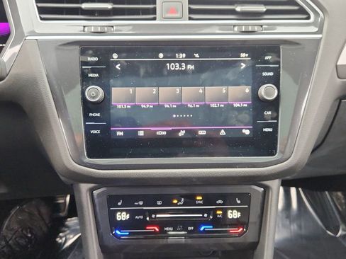 Used 2022 Volkswagen Tiguan SE R-Line image 24