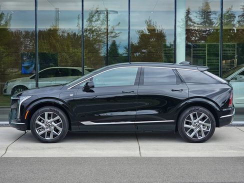 New 2026 Cadillac Optiq Luxury 2 AWD/4WD image 2