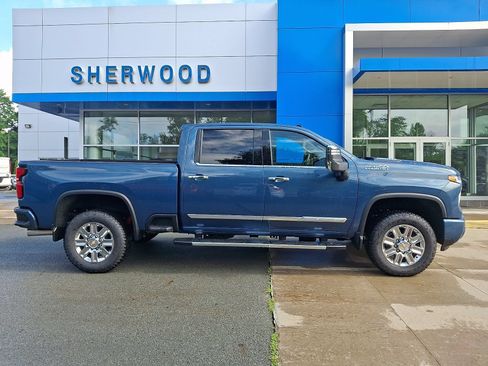New 2026 Chevrolet Silverado 2500 High Country w/ High Country Premium Package AWD/4WD image 7