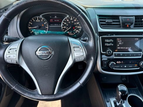Used 2018 Nissan Altima 2.5 SL FWD image 14