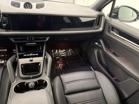 New 2026 Porsche Cayenne Coupe AWD/4WD image 27