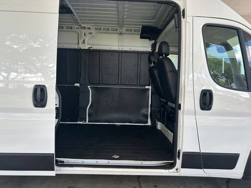 Used 2025 RAM ProMaster 2500 w/ Convenience Group FWD image 24