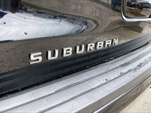 Used 2020 Chevrolet Suburban LT RWD image 21