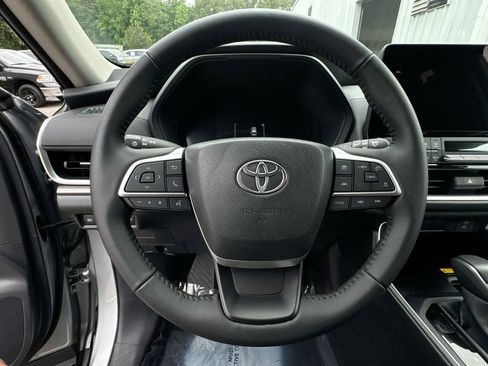Used 2026 Toyota Grand Highlander AWD Hybrid image 16