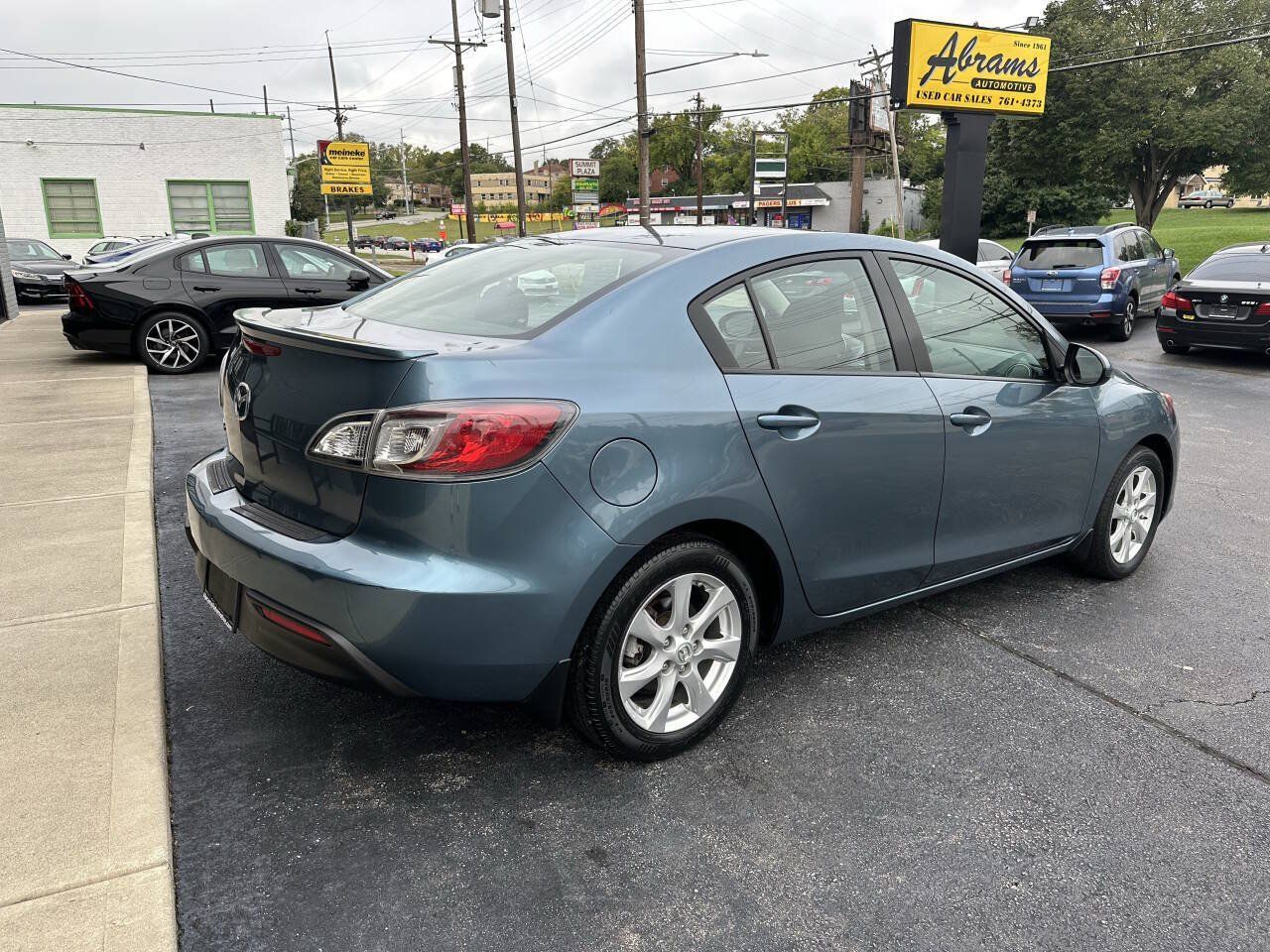 Used 2011 MAZDA MAZDA3 i Touring FWD image 6