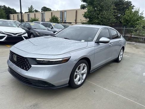 Certified 2025 Honda Accord LX image 3