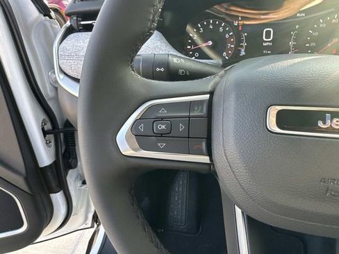 New 2026 Jeep Compass Latitude image 13