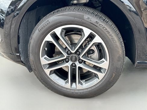 Certified 2025 Audi Q5 Premium w/ Convenience Package image 44