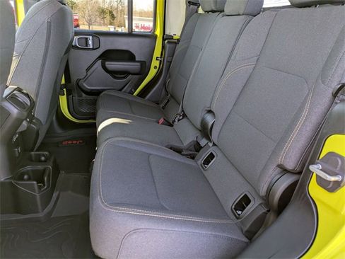 Used 2024 Jeep Gladiator Sport image 27