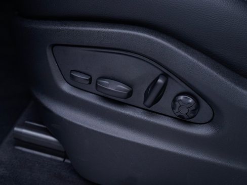 Used 2025 Porsche Cayenne S image 15