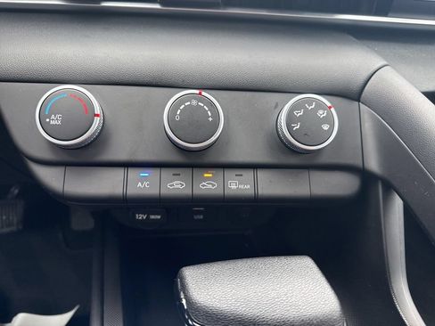 Certified 2026 Hyundai Elantra SE FWD image 23