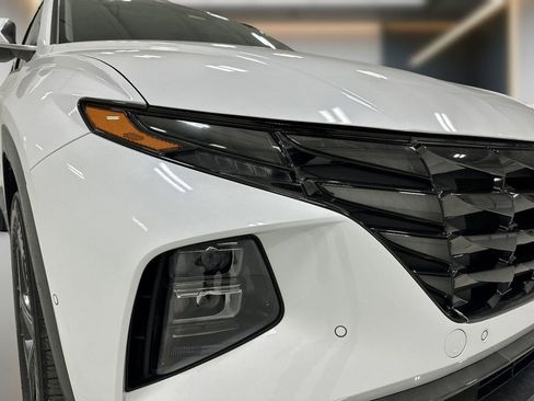 Certified 2022 Hyundai Tucson Limited AWD/4WD image 10