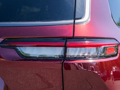 New 2026 Jeep Grand Cherokee L 4WD image 8