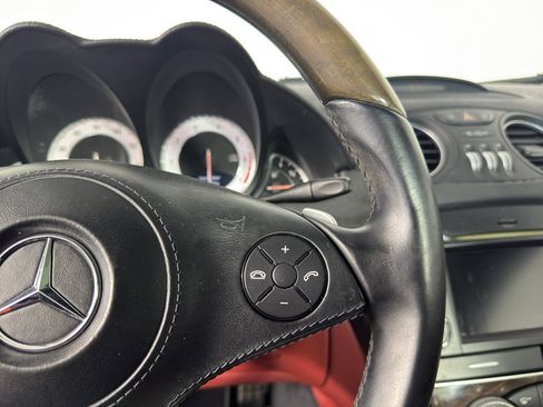 Used 2011 Mercedes-Benz SL 550 image 21