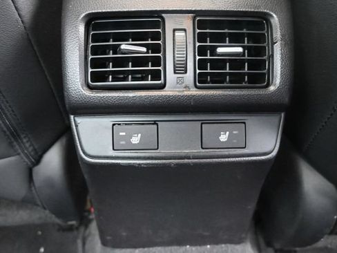 Used 2016 Subaru Legacy 2.5i Limited AWD/4WD image 7