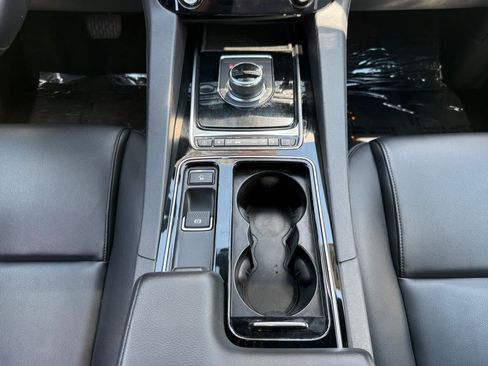 Used 2020 Jaguar F-PACE Premium AWD/4WD image 16