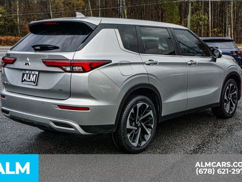 Used 2024 Mitsubishi Outlander SE image 5